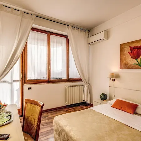 Pensión Trastevere 4*