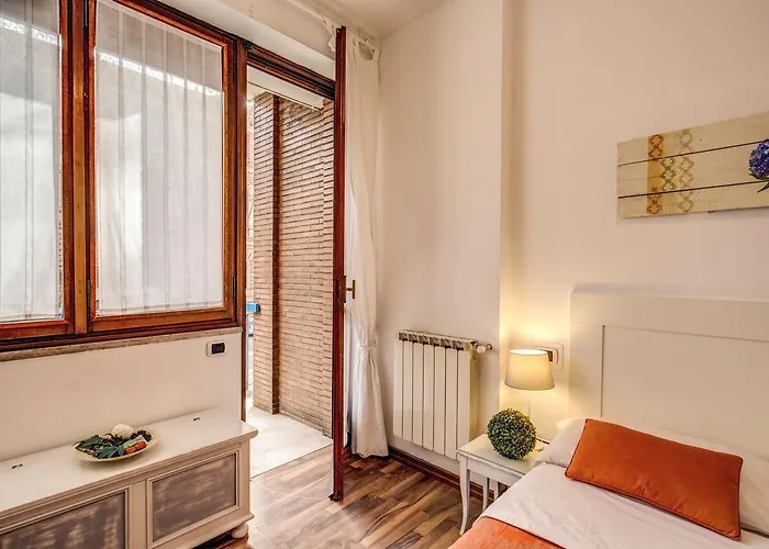 Trastevere Konukevi 4*