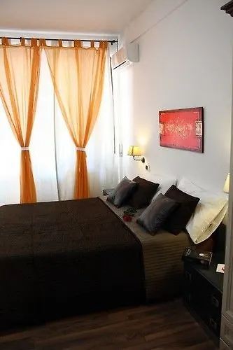 Trastevere Konukevi 4*