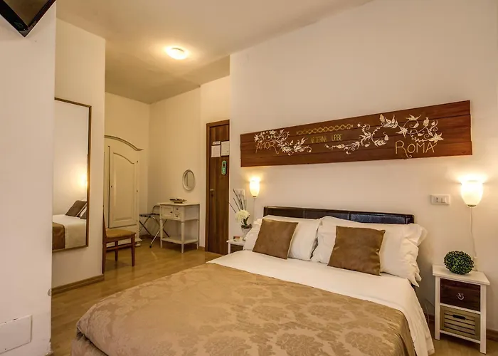 Konukevi Trastevere 4*