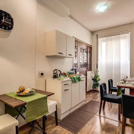Trastevere Konukevi 4*