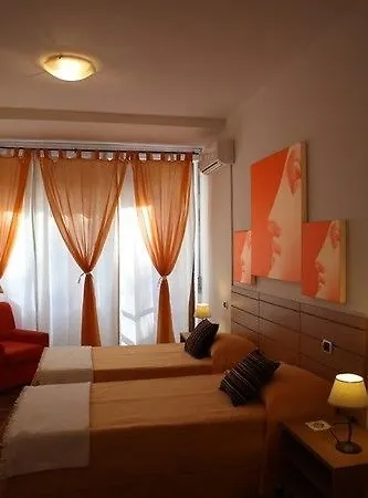 Trastevere Konukevi